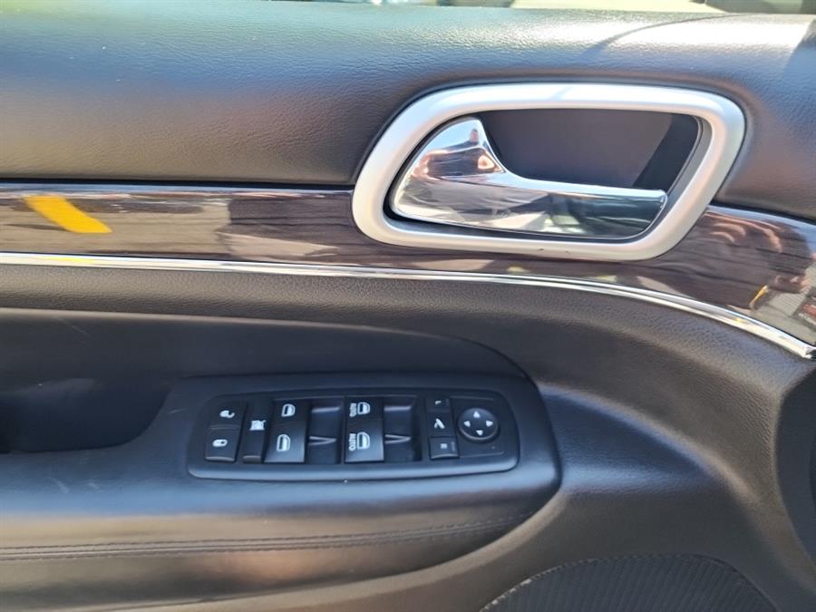 2016 Jeep Grand Cherokee 4WD 4dr High Altitude, available for sale in Islip, New York | L.I. Auto Gallery. Islip, New York 2016 Jeep Grand Cherokee 4WD 4dr High Altitude, available for sale in Islip, New York | L.I. Auto Gallery. Islip, New York
