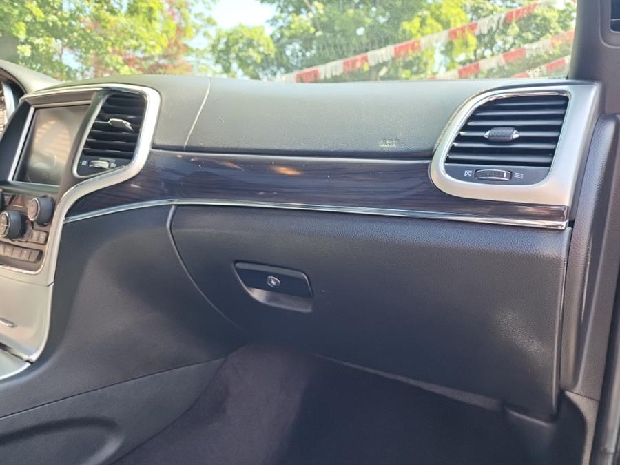2016 Jeep Grand Cherokee 4WD 4dr High Altitude, available for sale in Islip, New York | L.I. Auto Gallery. Islip, New York 2016 Jeep Grand Cherokee 4WD 4dr High Altitude, available for sale in Islip, New York | L.I. Auto Gallery. Islip, New York