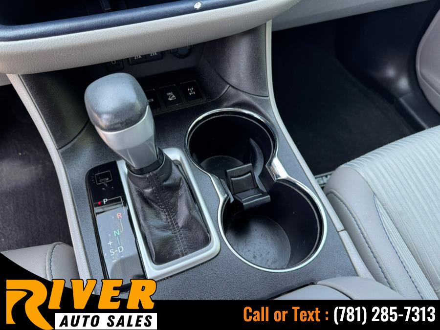 2017 Toyota Highlander LE Plus V6 AWD (Natl), available for sale in Malden, Massachusetts | River Auto Sales. Malden, Massachusetts 2017 Toyota Highlander LE Plus V6 AWD (Natl), available for sale in Malden, Massachusetts | River Auto Sales. Malden, Massachusetts