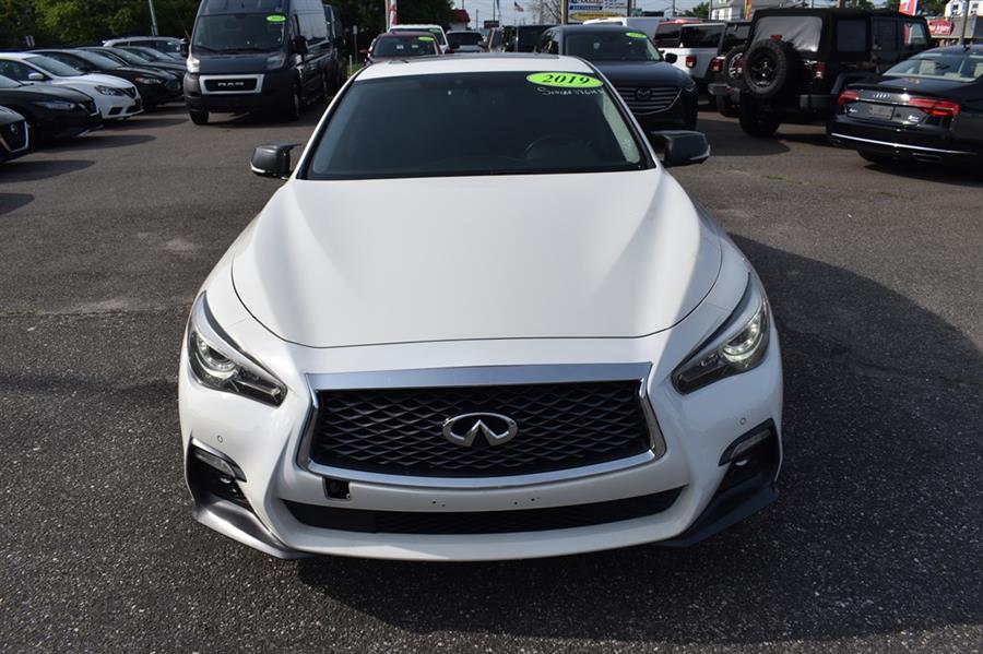 2019 Infiniti Q50 LUXE photo 2