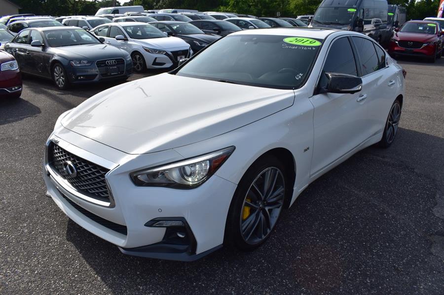 2019 Infiniti Q50 LUXE photo 3