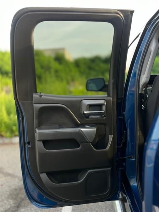2019 Chevrolet Silverado 1500 LD 4WD Double Cab LT w/1LT, available for sale in Paterson, New Jersey | Speedway Motors LLC. Paterson, New Jersey 2019 Chevrolet Silverado 1500 LD 4WD Double Cab LT w/1LT, available for sale in Paterson, New Jersey | Speedway Motors LLC. Paterson, New Jersey