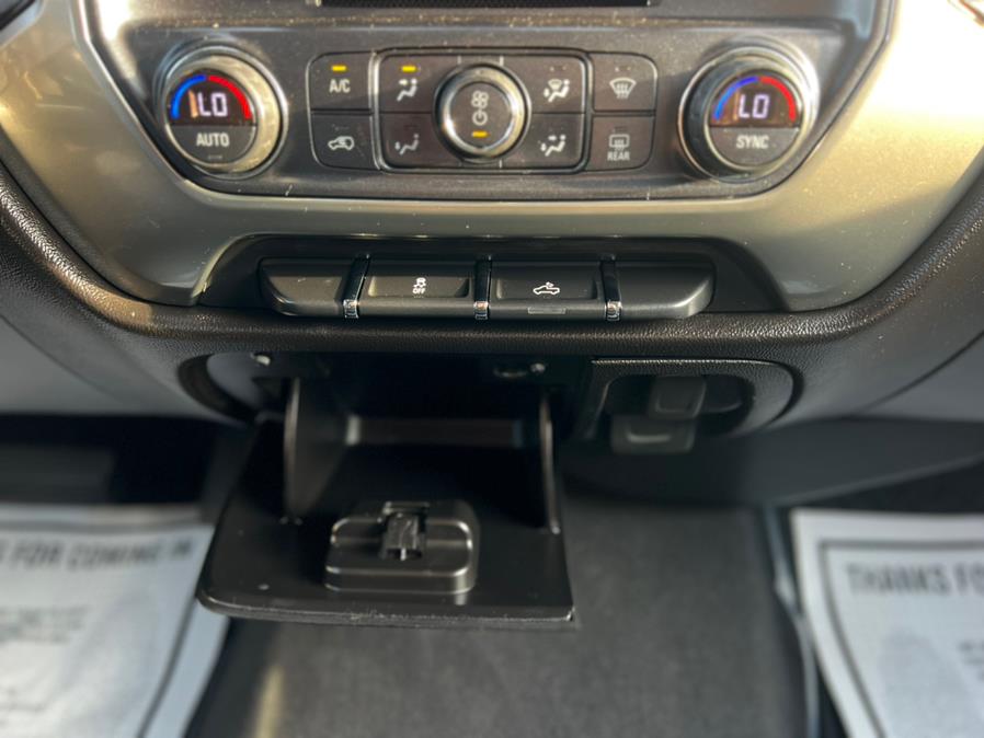 2019 Chevrolet Silverado 1500 LD 4WD Double Cab LT w/1LT, available for sale in Paterson, New Jersey | Speedway Motors LLC. Paterson, New Jersey 2019 Chevrolet Silverado 1500 LD 4WD Double Cab LT w/1LT, available for sale in Paterson, New Jersey | Speedway Motors LLC. Paterson, New Jersey