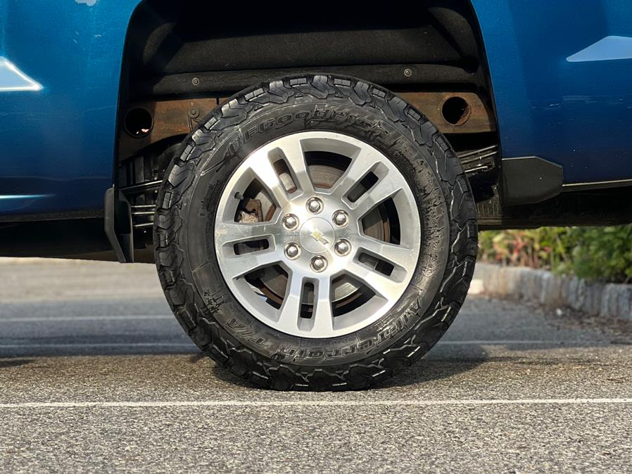 2019 Chevrolet Silverado 1500 LD 4WD Double Cab LT w/1LT, available for sale in Paterson, New Jersey | Speedway Motors LLC. Paterson, New Jersey 2019 Chevrolet Silverado 1500 LD 4WD Double Cab LT w/1LT, available for sale in Paterson, New Jersey | Speedway Motors LLC. Paterson, New Jersey