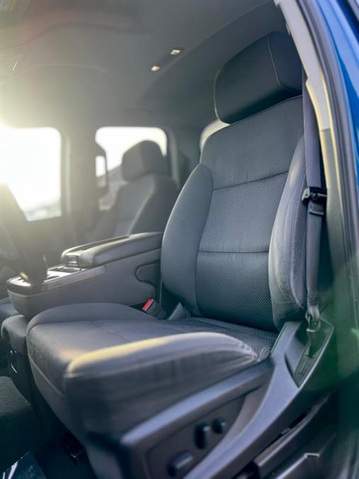 2019 Chevrolet Silverado 1500 LD 4WD Double Cab LT w/1LT, available for sale in Paterson, New Jersey | Speedway Motors LLC. Paterson, New Jersey 2019 Chevrolet Silverado 1500 LD 4WD Double Cab LT w/1LT, available for sale in Paterson, New Jersey | Speedway Motors LLC. Paterson, New Jersey