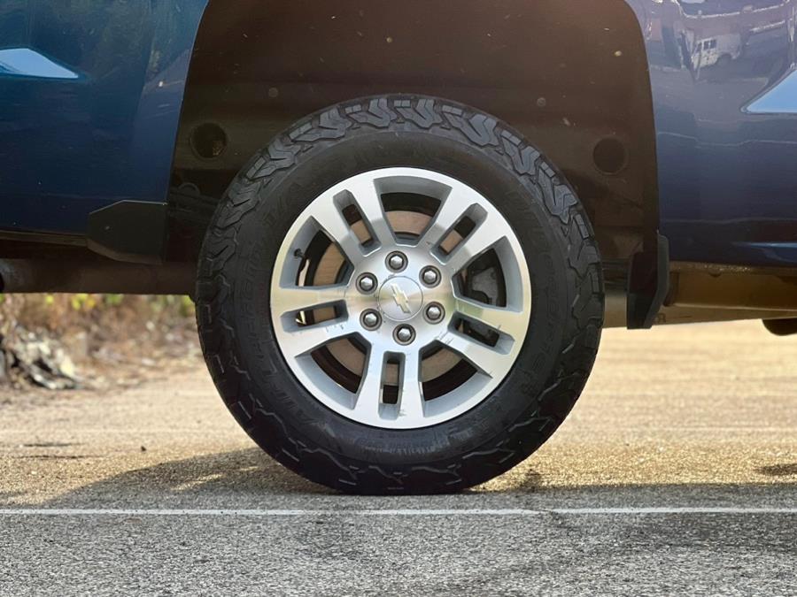 2019 Chevrolet Silverado 1500 LD 4WD Double Cab LT w/1LT, available for sale in Paterson, New Jersey | Speedway Motors LLC. Paterson, New Jersey 2019 Chevrolet Silverado 1500 LD 4WD Double Cab LT w/1LT, available for sale in Paterson, New Jersey | Speedway Motors LLC. Paterson, New Jersey