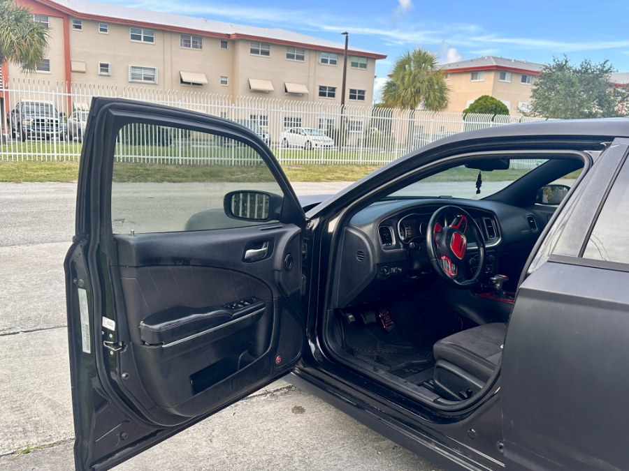 2015 Dodge Charger 4dr Sdn RT RWD, available for sale in Hollywood, Florida | Select Auto Hollywood. Hollywood, Florida 2015 Dodge Charger 4dr Sdn RT RWD, available for sale in Hollywood, Florida | Select Auto Hollywood. Hollywood, Florida