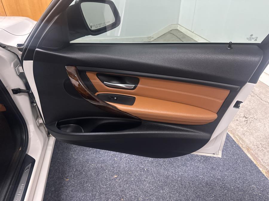 2013 BMW 3 Series 4dr Sdn 328i xDrive AWD SULEV, available for sale in Plainville, Connecticut | New England Auto Sales LLC. Plainville, Connecticut 2013 BMW 3 Series 4dr Sdn 328i xDrive AWD SULEV, available for sale in Plainville, Connecticut | New England Auto Sales LLC. Plainville, Connecticut