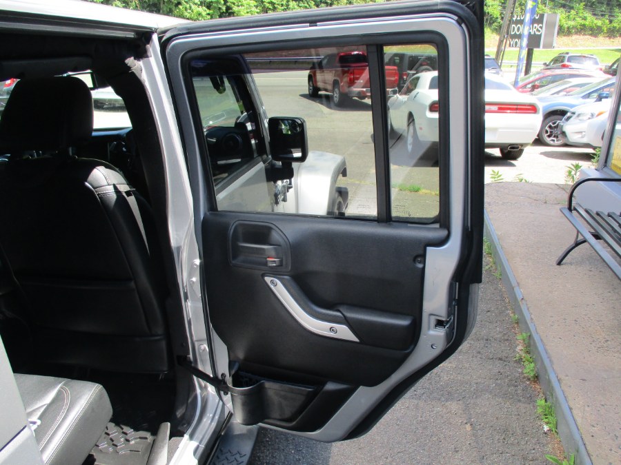 2013 Jeep Wrangler Unlimited 4WD 4dr Sahara, available for sale in Meriden, Connecticut | Cos Central Auto. Meriden, Connecticut 2013 Jeep Wrangler Unlimited 4WD 4dr Sahara, available for sale in Meriden, Connecticut | Cos Central Auto. Meriden, Connecticut