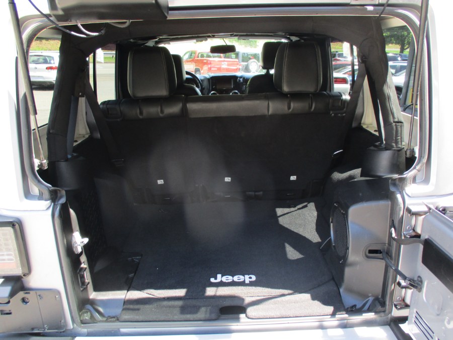 2013 Jeep Wrangler Unlimited 4WD 4dr Sahara, available for sale in Meriden, Connecticut | Cos Central Auto. Meriden, Connecticut 2013 Jeep Wrangler Unlimited 4WD 4dr Sahara, available for sale in Meriden, Connecticut | Cos Central Auto. Meriden, Connecticut