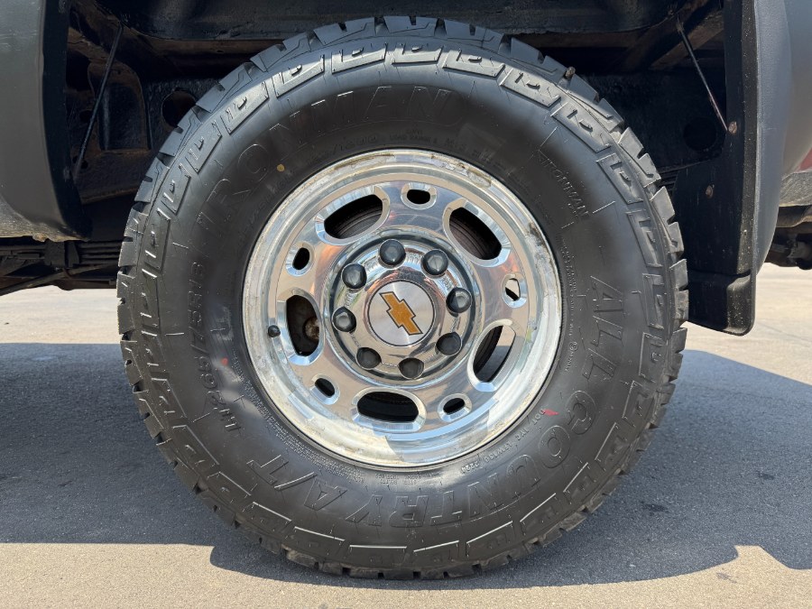 2001 Chevrolet Silverado 2500HD Crew Cab 153" WB 4WD LT, available for sale in Ortonville, Michigan | Marsh Auto Sales LLC. Ortonville, Michigan 2001 Chevrolet Silverado 2500HD Crew Cab 153" WB 4WD LT, available for sale in Ortonville, Michigan | Marsh Auto Sales LLC. Ortonville, Michigan