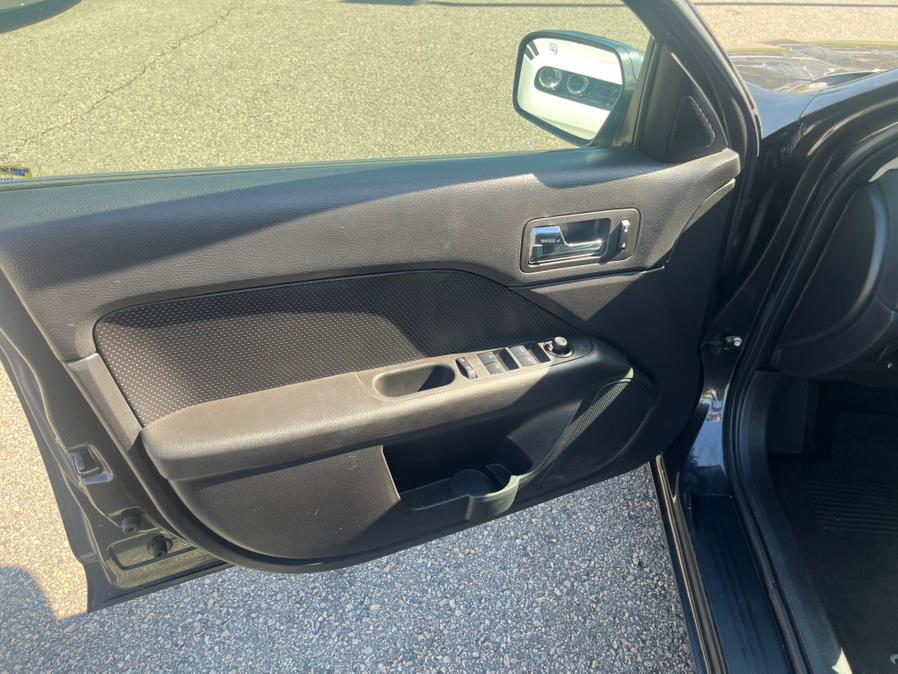 2007 Ford Fusion 4dr Sdn V6 SEL AWD, available for sale in South Windsor, Connecticut | Mike And Tony Auto Sales, Inc. South Windsor, Connecticut 2007 Ford Fusion 4dr Sdn V6 SEL AWD, available for sale in South Windsor, Connecticut | Mike And Tony Auto Sales, Inc. South Windsor, Connecticut
