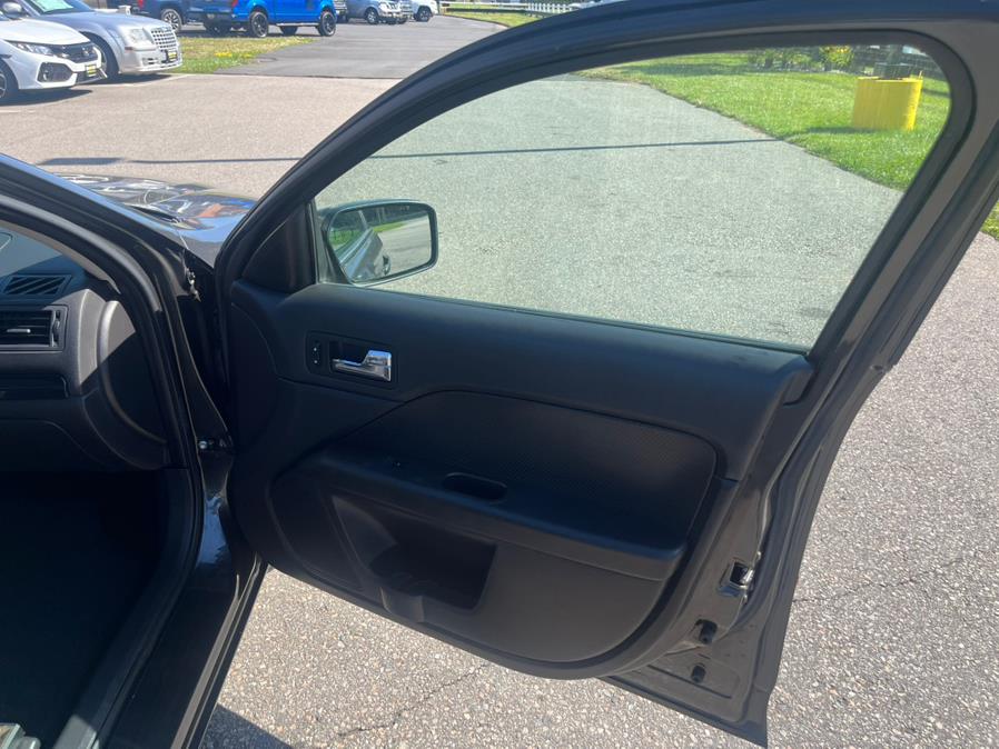 2007 Ford Fusion 4dr Sdn V6 SEL AWD, available for sale in South Windsor, Connecticut | Mike And Tony Auto Sales, Inc. South Windsor, Connecticut 2007 Ford Fusion 4dr Sdn V6 SEL AWD, available for sale in South Windsor, Connecticut | Mike And Tony Auto Sales, Inc. South Windsor, Connecticut