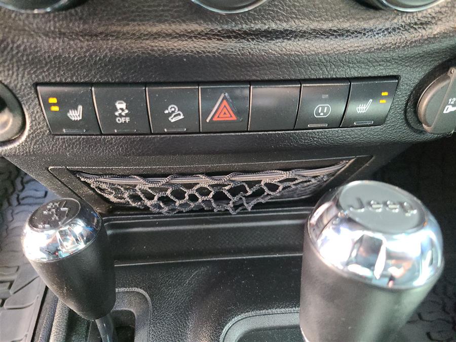 2016 Jeep Wrangler 4WD 2dr Sahara, available for sale in Canton, Connecticut | Lava Motors. Canton, Connecticut 2016 Jeep Wrangler 4WD 2dr Sahara, available for sale in Canton, Connecticut | Lava Motors. Canton, Connecticut