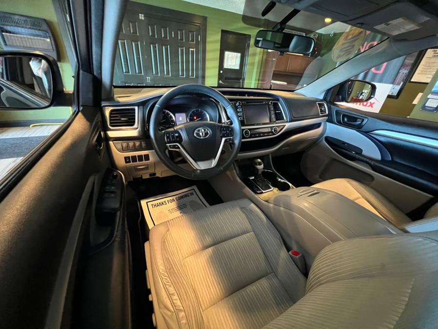 2016 Toyota Highlander AWD 4dr V6 LE Plus (Natl), available for sale in West Hartford, Connecticut | AutoMax. West Hartford, Connecticut 2016 Toyota Highlander AWD 4dr V6 LE Plus (Natl), available for sale in West Hartford, Connecticut | AutoMax. West Hartford, Connecticut