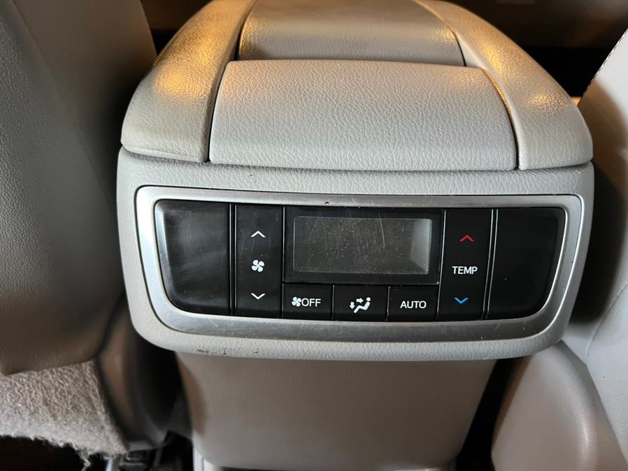 2016 Toyota Highlander AWD 4dr V6 LE Plus (Natl), available for sale in West Hartford, Connecticut | AutoMax. West Hartford, Connecticut 2016 Toyota Highlander AWD 4dr V6 LE Plus (Natl), available for sale in West Hartford, Connecticut | AutoMax. West Hartford, Connecticut