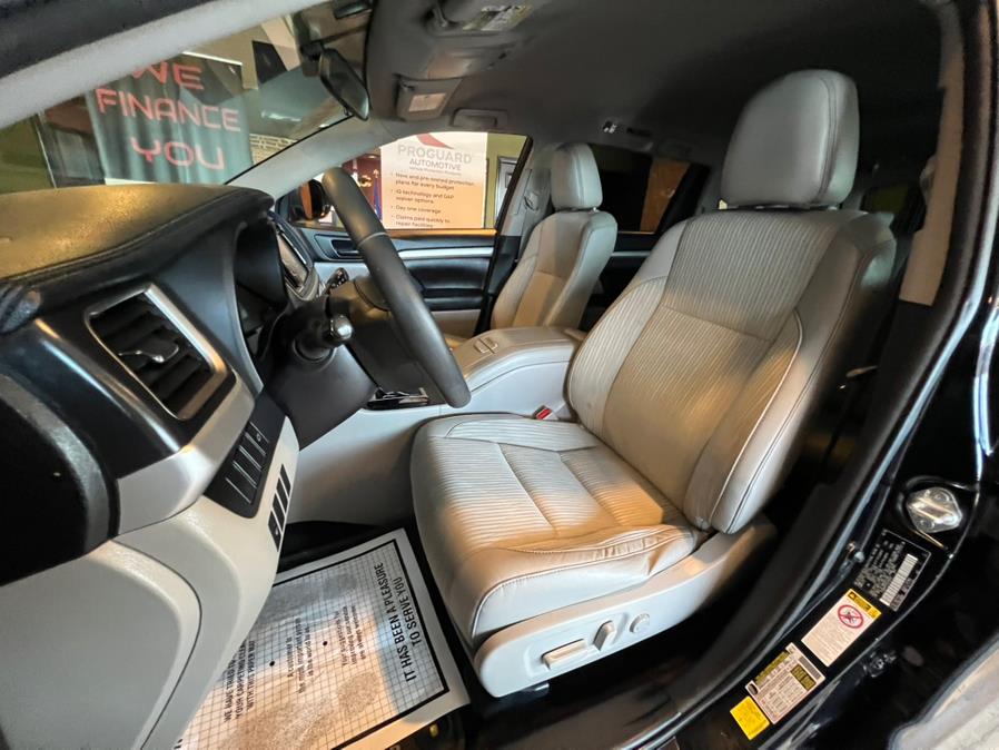 2016 Toyota Highlander AWD 4dr V6 LE Plus (Natl), available for sale in West Hartford, Connecticut | AutoMax. West Hartford, Connecticut 2016 Toyota Highlander AWD 4dr V6 LE Plus (Natl), available for sale in West Hartford, Connecticut | AutoMax. West Hartford, Connecticut