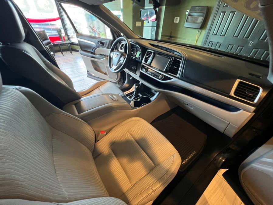 2016 Toyota Highlander AWD 4dr V6 LE Plus (Natl), available for sale in West Hartford, Connecticut | AutoMax. West Hartford, Connecticut 2016 Toyota Highlander AWD 4dr V6 LE Plus (Natl), available for sale in West Hartford, Connecticut | AutoMax. West Hartford, Connecticut