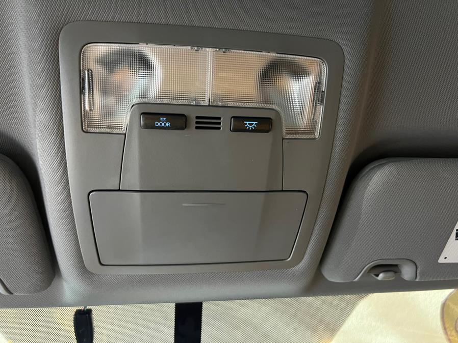 2016 Toyota Highlander AWD 4dr V6 LE Plus (Natl), available for sale in West Hartford, Connecticut | AutoMax. West Hartford, Connecticut 2016 Toyota Highlander AWD 4dr V6 LE Plus (Natl), available for sale in West Hartford, Connecticut | AutoMax. West Hartford, Connecticut