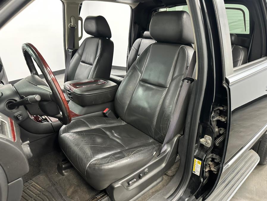 2011 Cadillac Escalade EXT AWD 4dr Luxury, available for sale in Elizabeth, New Jersey | M Auto Group. Elizabeth, New Jersey 2011 Cadillac Escalade EXT AWD 4dr Luxury, available for sale in Elizabeth, New Jersey | M Auto Group. Elizabeth, New Jersey