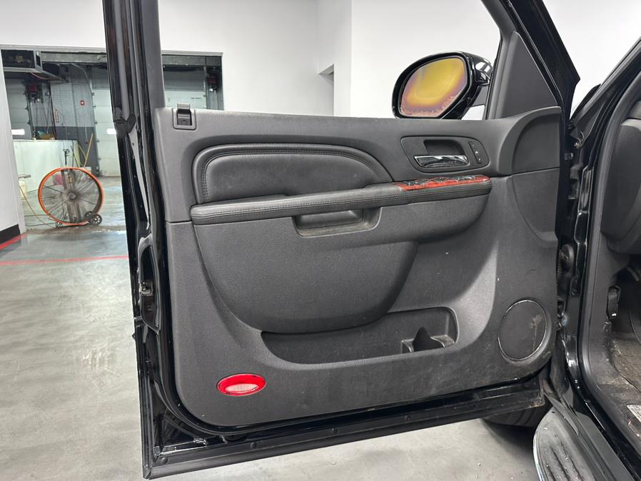 2011 Cadillac Escalade EXT AWD 4dr Luxury, available for sale in Elizabeth, New Jersey | M Auto Group. Elizabeth, New Jersey 2011 Cadillac Escalade EXT AWD 4dr Luxury, available for sale in Elizabeth, New Jersey | M Auto Group. Elizabeth, New Jersey