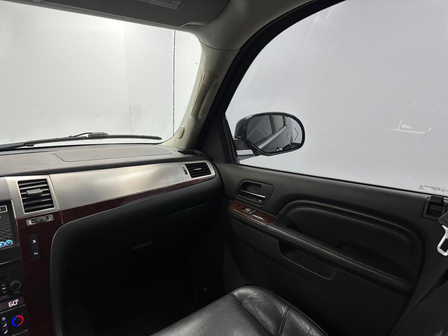 2011 Cadillac Escalade EXT AWD 4dr Luxury, available for sale in Elizabeth, New Jersey | M Auto Group. Elizabeth, New Jersey 2011 Cadillac Escalade EXT AWD 4dr Luxury, available for sale in Elizabeth, New Jersey | M Auto Group. Elizabeth, New Jersey