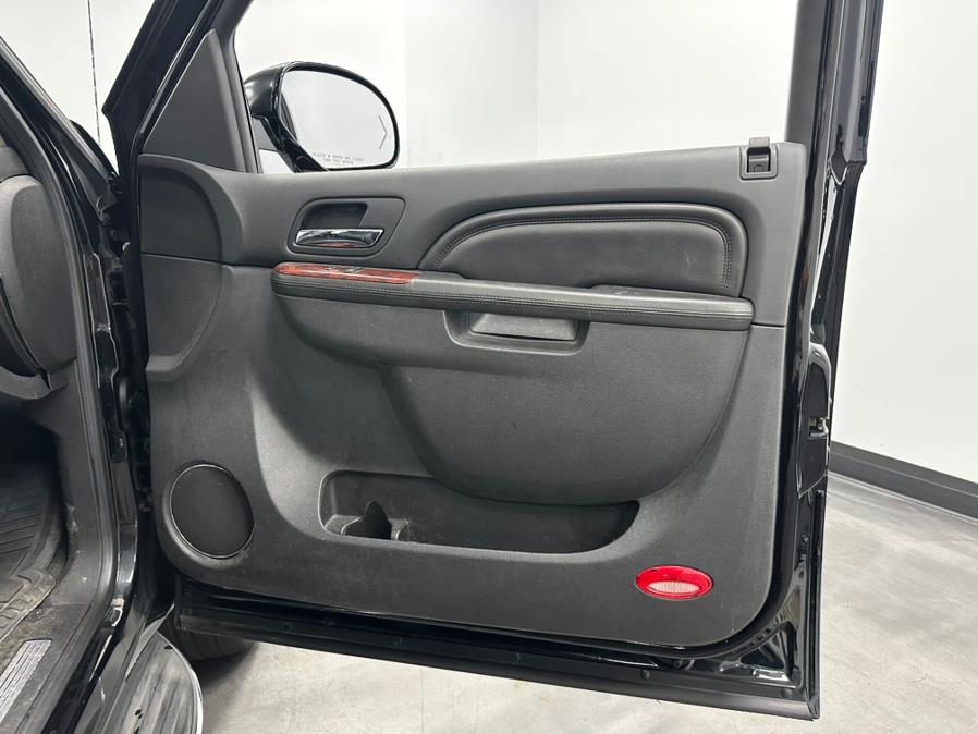 2011 Cadillac Escalade EXT AWD 4dr Luxury, available for sale in Elizabeth, New Jersey | M Auto Group. Elizabeth, New Jersey 2011 Cadillac Escalade EXT AWD 4dr Luxury, available for sale in Elizabeth, New Jersey | M Auto Group. Elizabeth, New Jersey