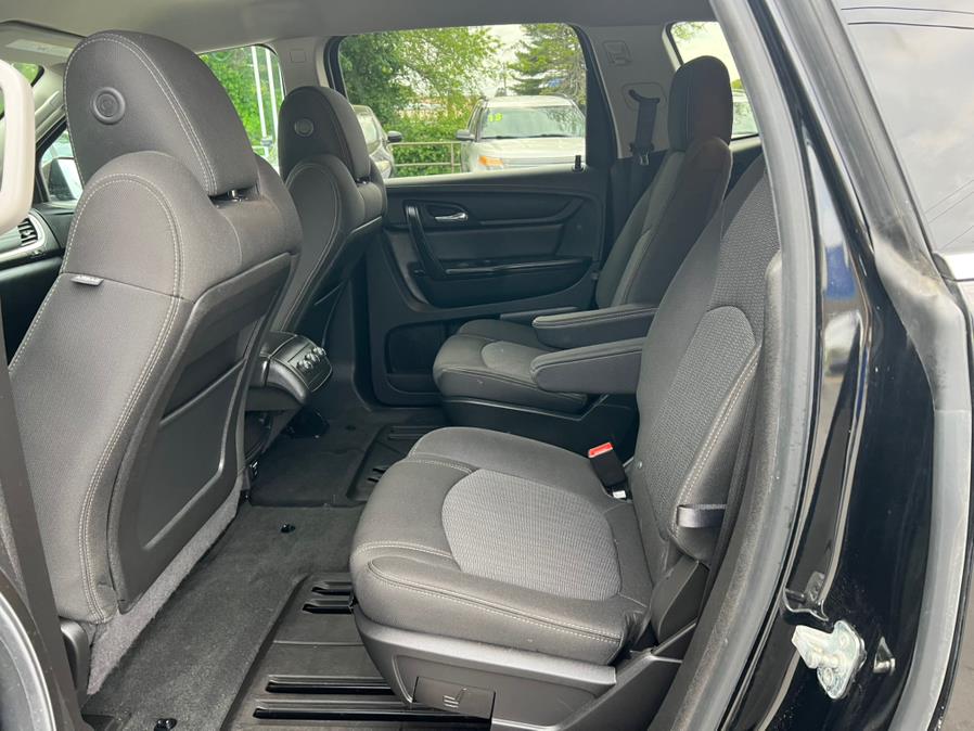 2016 Chevrolet Traverse AWD 4dr LT w/1LT, available for sale in Swansea, Massachusetts | Gas On The Run. Swansea, Massachusetts 2016 Chevrolet Traverse AWD 4dr LT w/1LT, available for sale in Swansea, Massachusetts | Gas On The Run. Swansea, Massachusetts