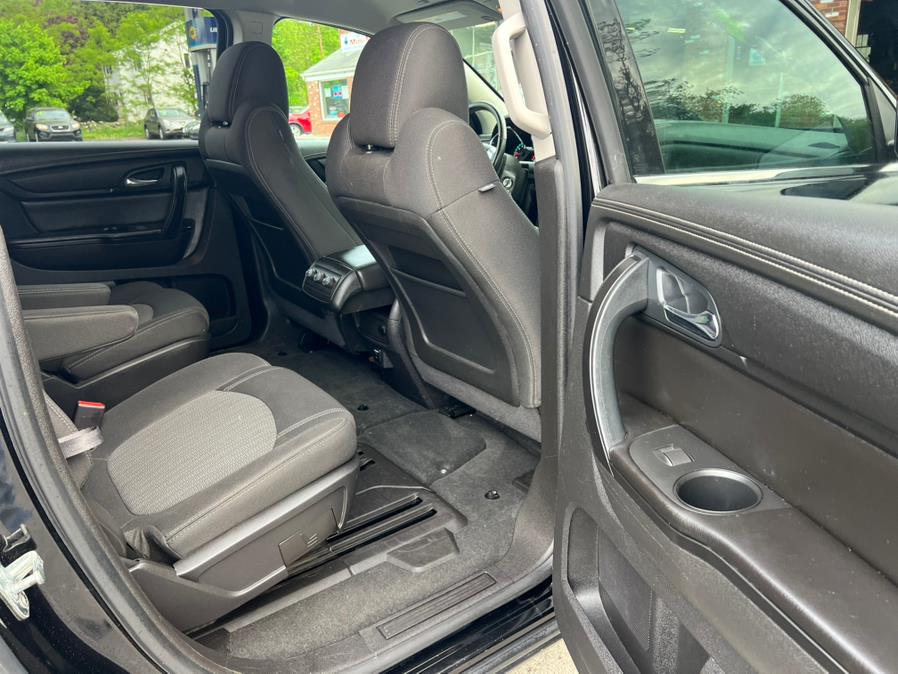 2016 Chevrolet Traverse AWD 4dr LT w/1LT, available for sale in Swansea, Massachusetts | Gas On The Run. Swansea, Massachusetts 2016 Chevrolet Traverse AWD 4dr LT w/1LT, available for sale in Swansea, Massachusetts | Gas On The Run. Swansea, Massachusetts