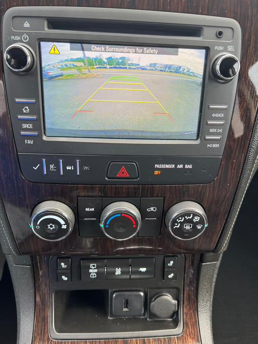 2016 Chevrolet Traverse AWD 4dr LT w/1LT, available for sale in Swansea, Massachusetts | Gas On The Run. Swansea, Massachusetts 2016 Chevrolet Traverse AWD 4dr LT w/1LT, available for sale in Swansea, Massachusetts | Gas On The Run. Swansea, Massachusetts