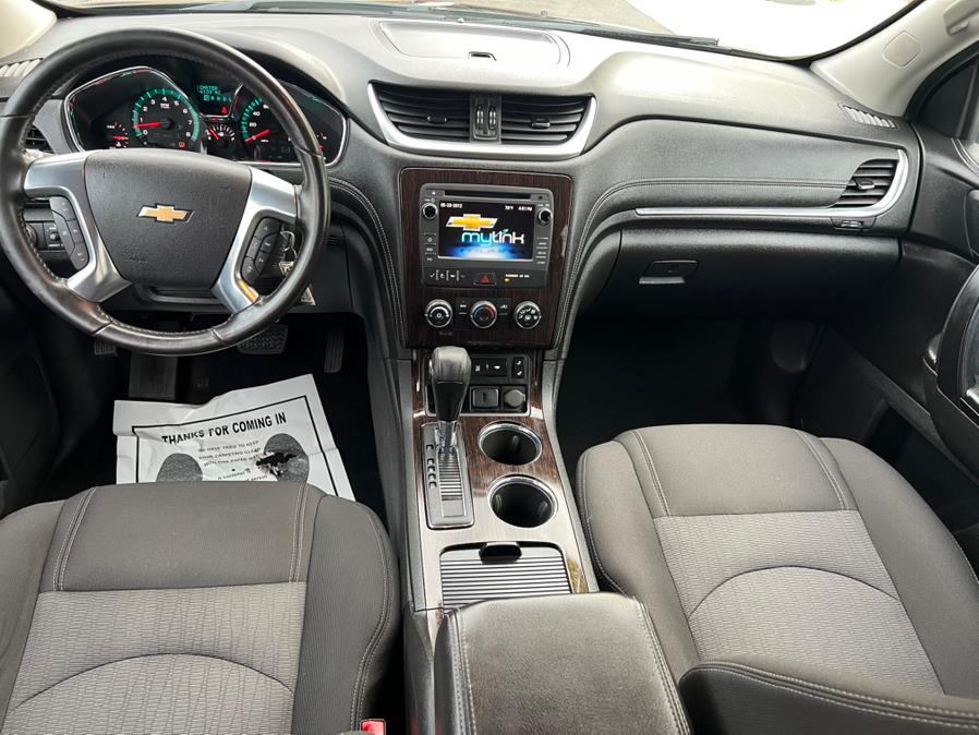 2016 Chevrolet Traverse AWD 4dr LT w/1LT, available for sale in Swansea, Massachusetts | Gas On The Run. Swansea, Massachusetts 2016 Chevrolet Traverse AWD 4dr LT w/1LT, available for sale in Swansea, Massachusetts | Gas On The Run. Swansea, Massachusetts