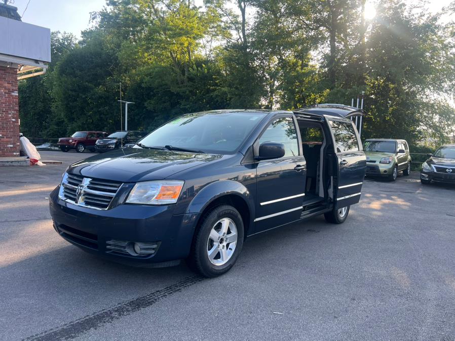 2008 Dodge Grand Caravan 4dr Wgn SXT, available for sale in Swansea, Massachusetts | Gas On The Run. Swansea, Massachusetts 2008 Dodge Grand Caravan 4dr Wgn SXT, available for sale in Swansea, Massachusetts | Gas On The Run. Swansea, Massachusetts