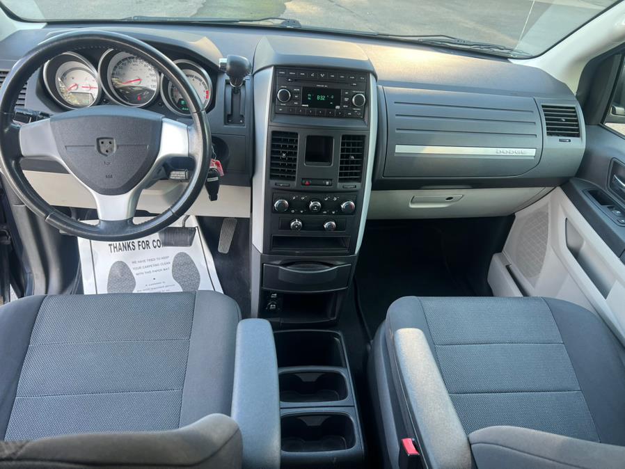 2008 Dodge Grand Caravan 4dr Wgn SXT, available for sale in Swansea, Massachusetts | Gas On The Run. Swansea, Massachusetts 2008 Dodge Grand Caravan 4dr Wgn SXT, available for sale in Swansea, Massachusetts | Gas On The Run. Swansea, Massachusetts