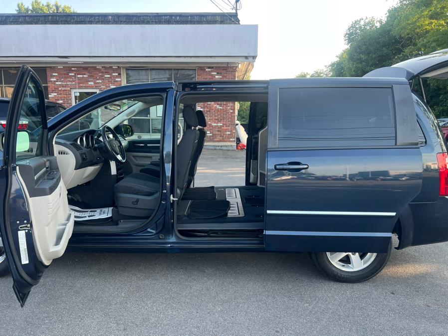 2008 Dodge Grand Caravan 4dr Wgn SXT, available for sale in Swansea, Massachusetts | Gas On The Run. Swansea, Massachusetts 2008 Dodge Grand Caravan 4dr Wgn SXT, available for sale in Swansea, Massachusetts | Gas On The Run. Swansea, Massachusetts