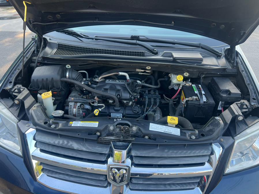 2008 Dodge Grand Caravan 4dr Wgn SXT, available for sale in Swansea, Massachusetts | Gas On The Run. Swansea, Massachusetts 2008 Dodge Grand Caravan 4dr Wgn SXT, available for sale in Swansea, Massachusetts | Gas On The Run. Swansea, Massachusetts
