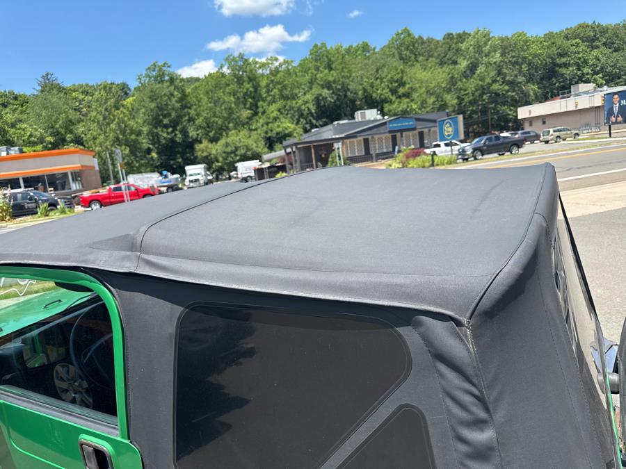 2004 Jeep Wrangler 2dr SE, available for sale in Branford, Connecticut | Al Mac Motors 2. Branford, Connecticut 2004 Jeep Wrangler 2dr SE, available for sale in Branford, Connecticut | Al Mac Motors 2. Branford, Connecticut