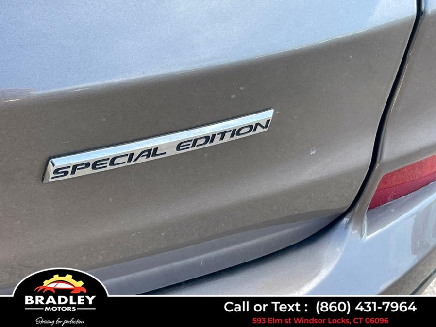 2016 Honda CR-V SE AWD, available for sale in Windsor Locks, Connecticut | Bradley Motors Inc. Windsor Locks, Connecticut 2016 Honda CR-V SE AWD, available for sale in Windsor Locks, Connecticut | Bradley Motors Inc. Windsor Locks, Connecticut