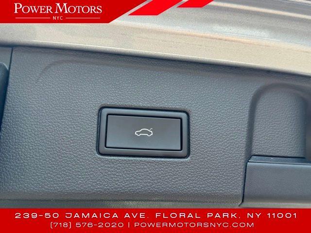 2021 Volkswagen Atlas 3.6L V6 SE w/Technology, available for sale in Floral Park, New York | Shop Auto NY. Floral Park, New York 2021 Volkswagen Atlas 3.6L V6 SE w/Technology, available for sale in Floral Park, New York | Shop Auto NY. Floral Park, New York