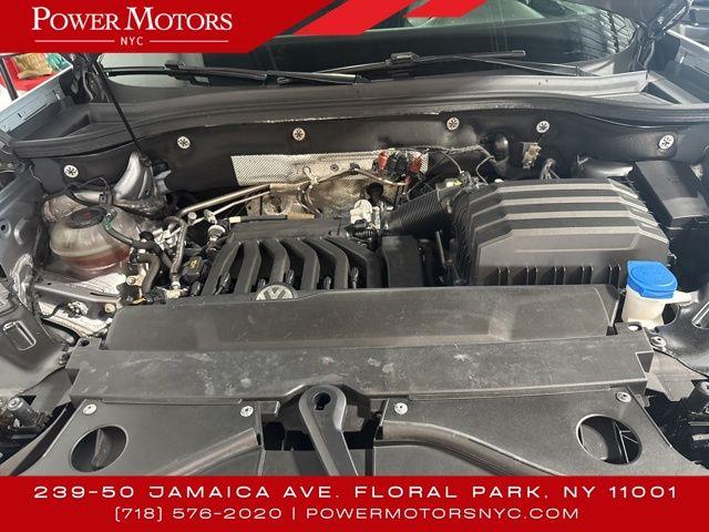 2021 Volkswagen Atlas 3.6L V6 SE w/Technology, available for sale in Floral Park, New York | Shop Auto NY. Floral Park, New York 2021 Volkswagen Atlas 3.6L V6 SE w/Technology, available for sale in Floral Park, New York | Shop Auto NY. Floral Park, New York
