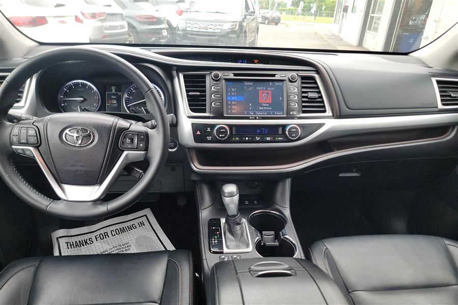 2015 Toyota Highlander AWD 4dr V6 XLE (Natl), available for sale in Lindenhurst, New York | Power Motor Group. Lindenhurst, New York 2015 Toyota Highlander AWD 4dr V6 XLE (Natl), available for sale in Lindenhurst, New York | Power Motor Group. Lindenhurst, New York