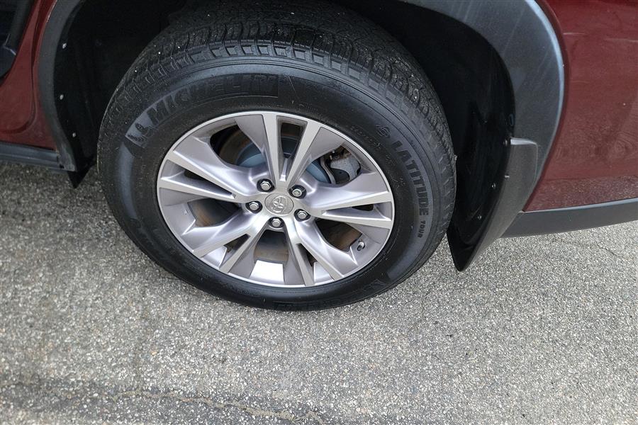 2015 Toyota Highlander AWD 4dr V6 XLE (Natl), available for sale in Lindenhurst, New York | Power Motor Group. Lindenhurst, New York 2015 Toyota Highlander AWD 4dr V6 XLE (Natl), available for sale in Lindenhurst, New York | Power Motor Group. Lindenhurst, New York