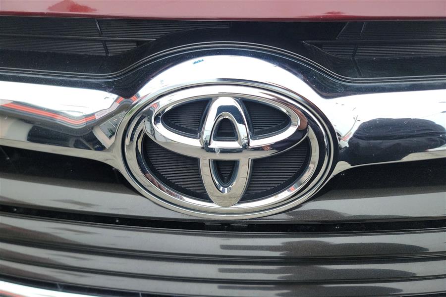 2015 Toyota Highlander AWD 4dr V6 XLE (Natl), available for sale in Lindenhurst, New York | Power Motor Group. Lindenhurst, New York 2015 Toyota Highlander AWD 4dr V6 XLE (Natl), available for sale in Lindenhurst, New York | Power Motor Group. Lindenhurst, New York