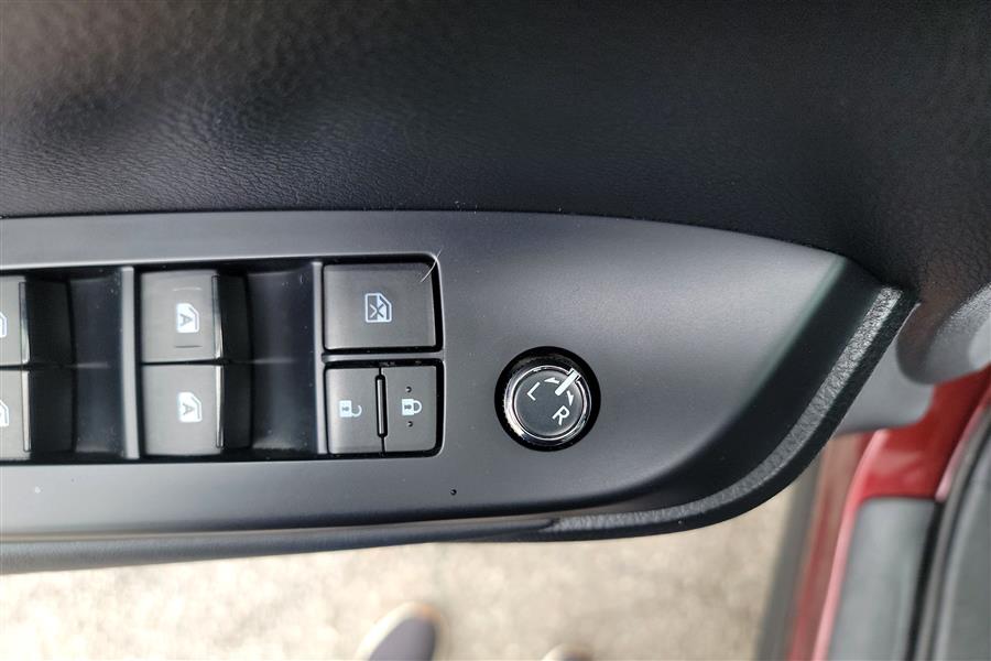 2015 Toyota Highlander AWD 4dr V6 XLE (Natl), available for sale in Lindenhurst, New York | Power Motor Group. Lindenhurst, New York 2015 Toyota Highlander AWD 4dr V6 XLE (Natl), available for sale in Lindenhurst, New York | Power Motor Group. Lindenhurst, New York