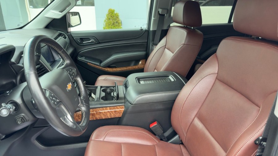 2019 Chevrolet Suburban 4WD 4dr 1500 Premier, available for sale in Waterbury, Connecticut | West End Automotive Center. Waterbury, Connecticut 2019 Chevrolet Suburban 4WD 4dr 1500 Premier, available for sale in Waterbury, Connecticut | West End Automotive Center. Waterbury, Connecticut