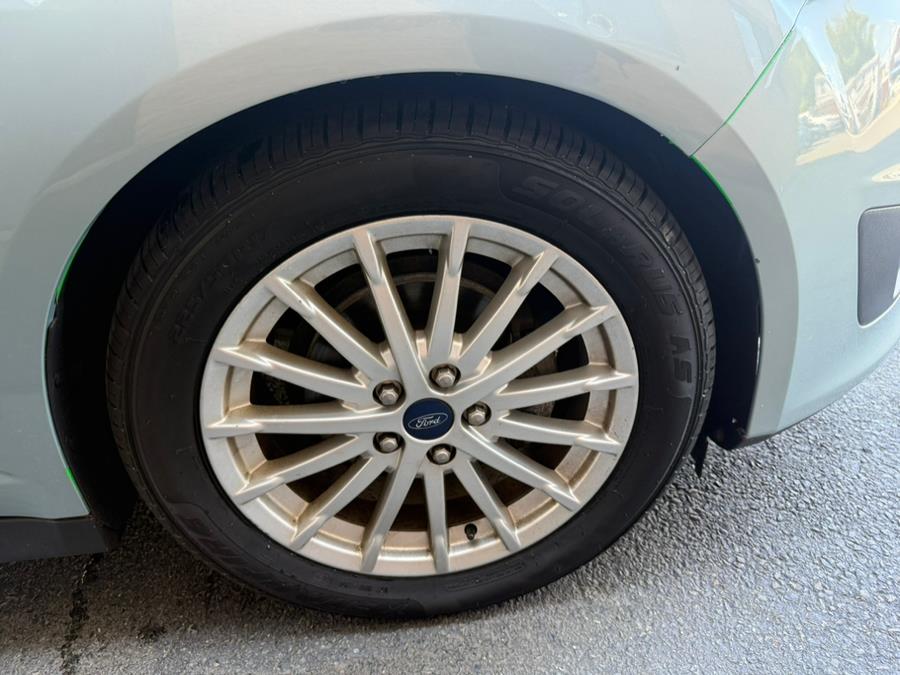 2013 Ford C-Max Hybrid 5dr HB SE, available for sale in Revere, Massachusetts | Wonderland Auto. Revere, Massachusetts 2013 Ford C-Max Hybrid 5dr HB SE, available for sale in Revere, Massachusetts | Wonderland Auto. Revere, Massachusetts