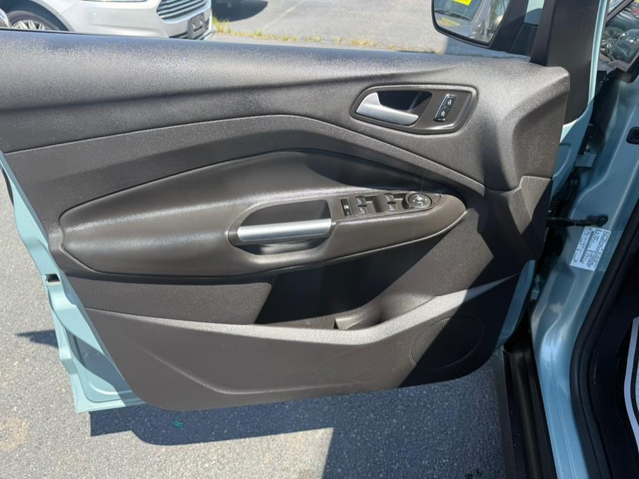 2013 Ford C-Max Hybrid 5dr HB SE, available for sale in Revere, Massachusetts | Wonderland Auto. Revere, Massachusetts 2013 Ford C-Max Hybrid 5dr HB SE, available for sale in Revere, Massachusetts | Wonderland Auto. Revere, Massachusetts