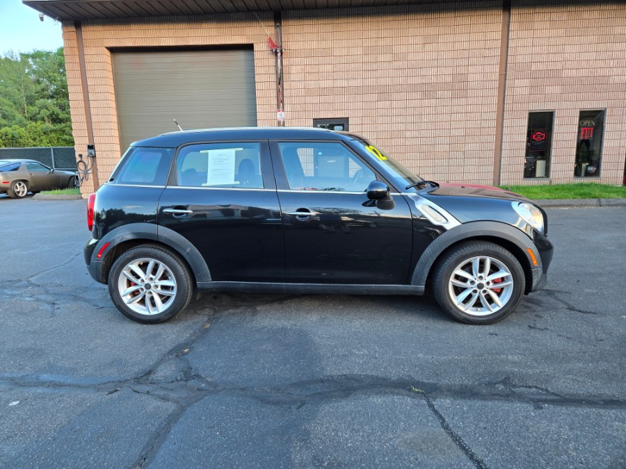2012 MINI Cooper Countryman FWD 4dr, available for sale in Bristol, Connecticut | Dealmax Motors LLC. Bristol, Connecticut 2012 MINI Cooper Countryman FWD 4dr, available for sale in Bristol, Connecticut | Dealmax Motors LLC. Bristol, Connecticut