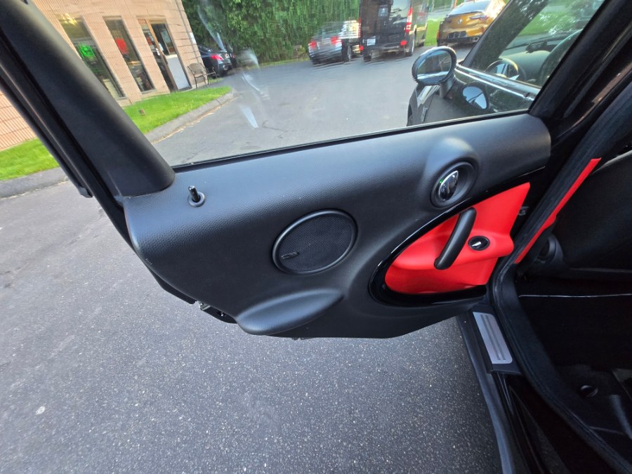 2012 MINI Cooper Countryman FWD 4dr, available for sale in Bristol, Connecticut | Dealmax Motors LLC. Bristol, Connecticut 2012 MINI Cooper Countryman FWD 4dr, available for sale in Bristol, Connecticut | Dealmax Motors LLC. Bristol, Connecticut