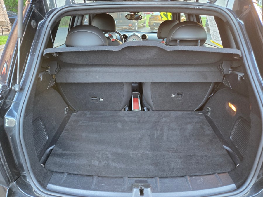 2012 MINI Cooper Countryman FWD 4dr, available for sale in Bristol, Connecticut | Dealmax Motors LLC. Bristol, Connecticut 2012 MINI Cooper Countryman FWD 4dr, available for sale in Bristol, Connecticut | Dealmax Motors LLC. Bristol, Connecticut