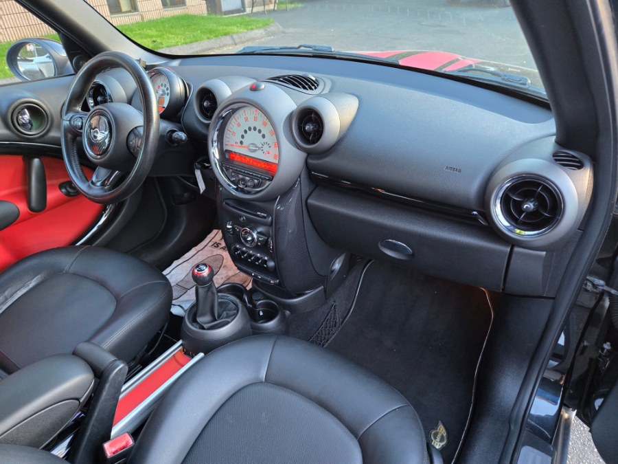 2012 MINI Cooper Countryman FWD 4dr, available for sale in Bristol, Connecticut | Dealmax Motors LLC. Bristol, Connecticut 2012 MINI Cooper Countryman FWD 4dr, available for sale in Bristol, Connecticut | Dealmax Motors LLC. Bristol, Connecticut
